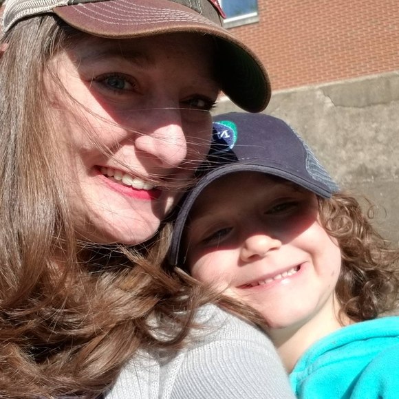 Meet your Posher, Jennifer - Picture 1 of 1